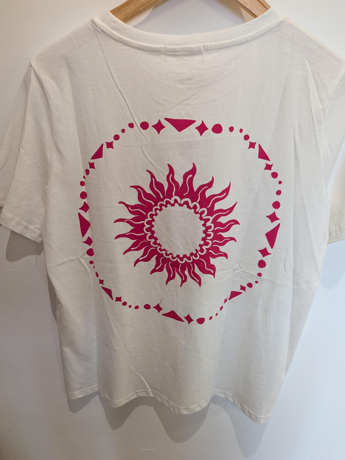 T-shirt soleil rouge